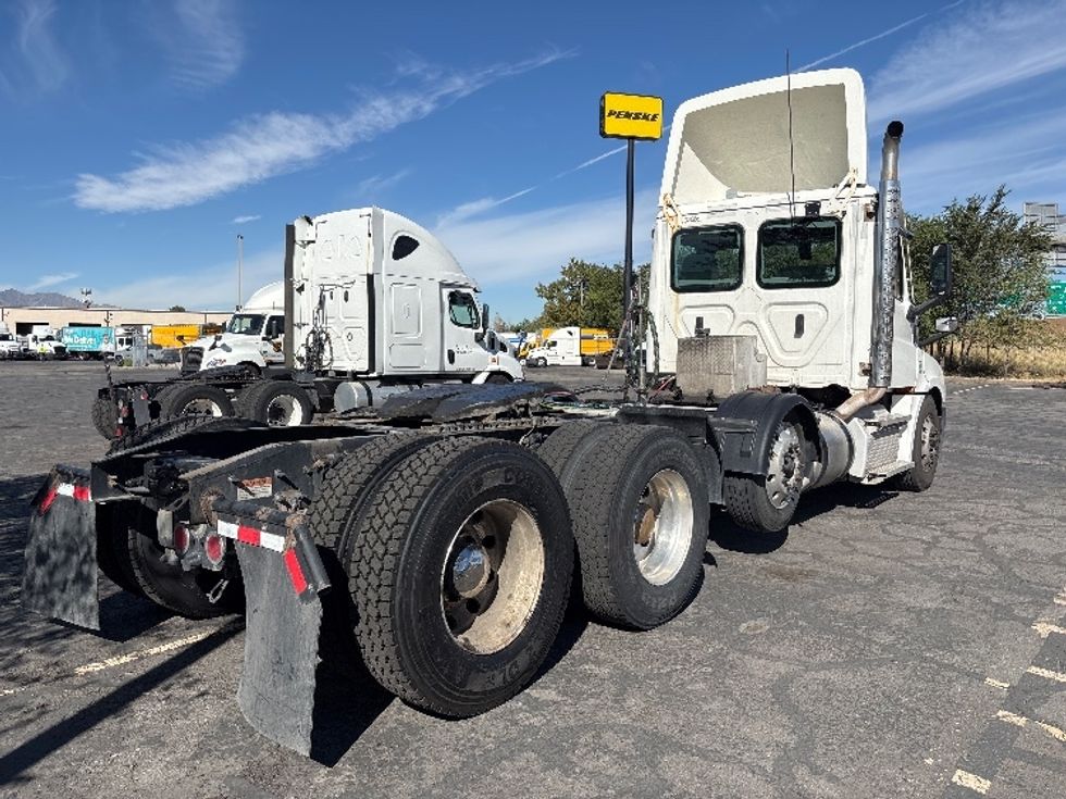 Day Cab Tractor-Heavy Duty Tractors-Freightliner-2021-T12684ST-Salt Lake City-UT-327,959\n\t\tmiles-$ 88,750 - Image 7