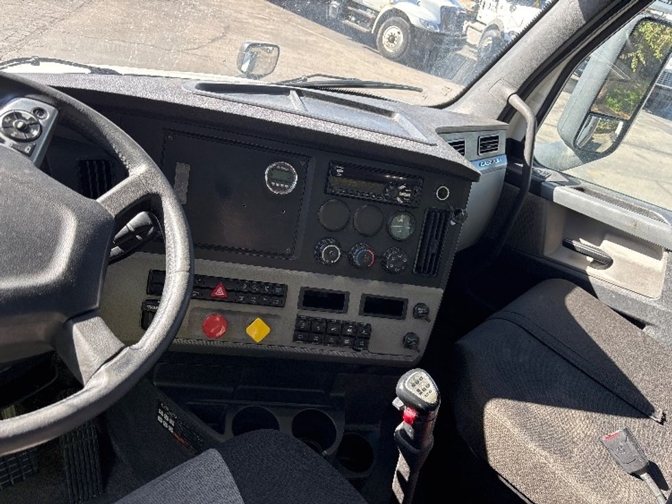 Day Cab Tractor-Heavy Duty Tractors-Freightliner-2021-T12684ST-Salt Lake City-UT-375,647\n\t\tmiles-$ 86,250 - Image 10