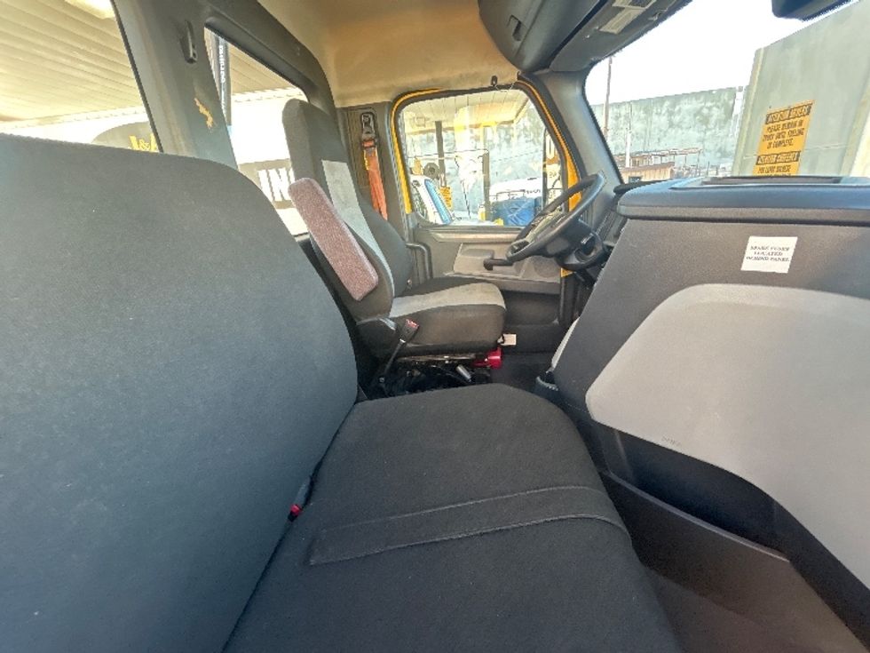 Day Cab Tractor-Heavy Duty Tractors-Freightliner-2021-T12684ST-Torrance-CA-244,771\n\t\tmiles-$ 81,250 - Image 14