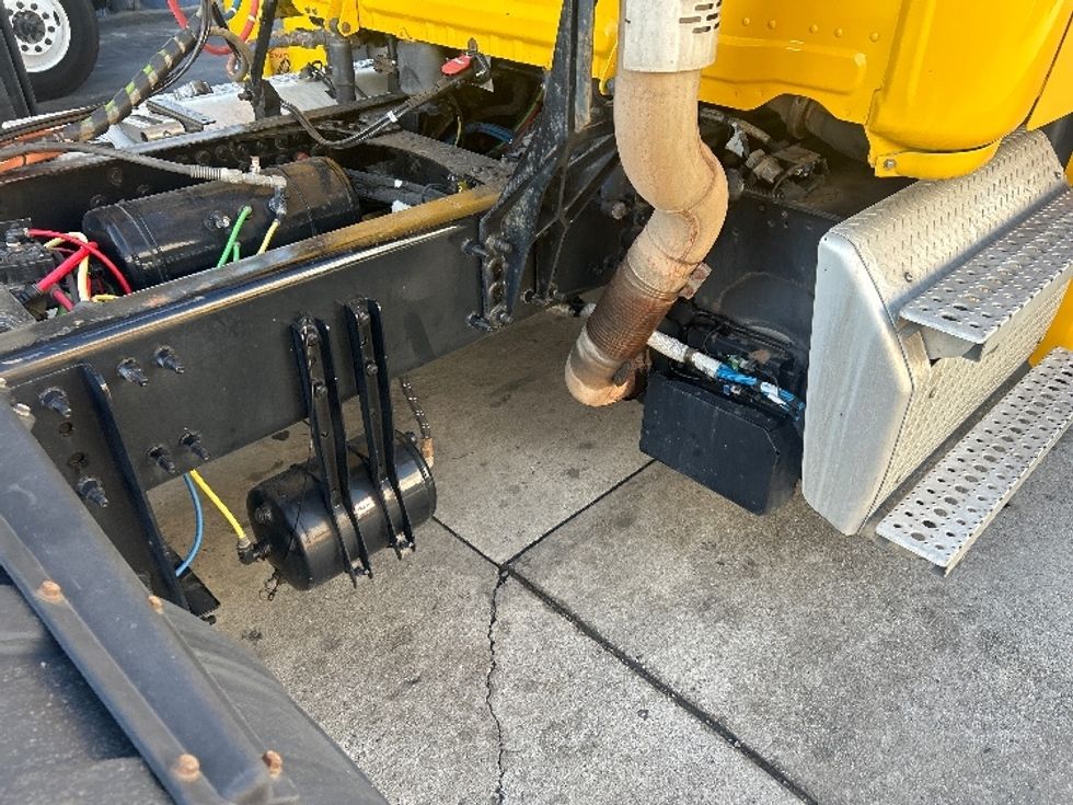Day Cab Tractor-Heavy Duty Tractors-Freightliner-2021-T12684ST-Torrance-CA-244,771\n\t\tmiles-$ 81,250 - Image 18