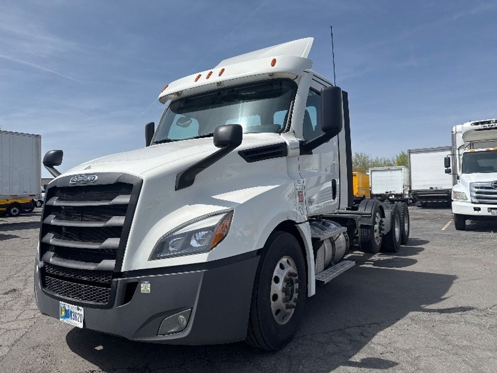 Day Cab Tractor-Heavy Duty Tractors-Freightliner-2021-T12684ST-West Valley City-UT-198,084\n\t\tmiles-$ 85,250 - Image 3