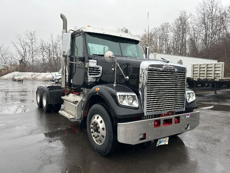 Day Cab Tractor-Heavy Duty Tractors-Freightliner-2022-D12264SD-Binghamton-NY-260,330\n\t\tmiles-$ 77,250 - Image 1