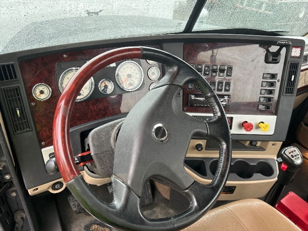 Day Cab Tractor-Heavy Duty Tractors-Freightliner-2022-D12264SD-Binghamton-NY-260,330\n\t\tmiles-$ 77,250 - Image 11