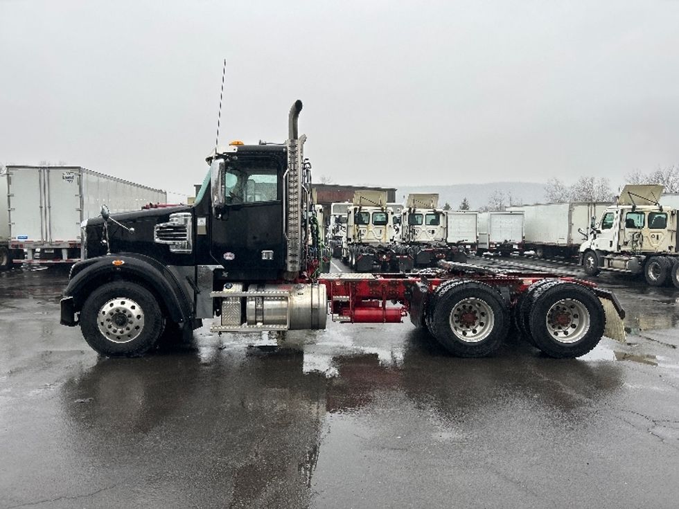 Day Cab Tractor-Heavy Duty Tractors-Freightliner-2022-D12264SD-Binghamton-NY-260,330\n\t\tmiles-$ 77,250 - Image 4