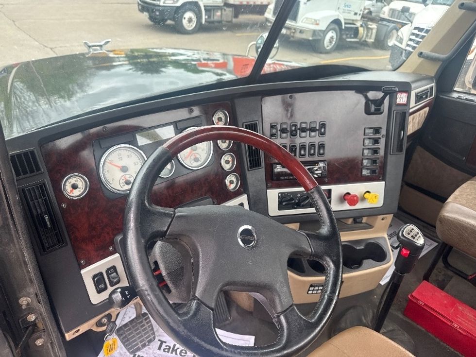 Day Cab Tractor-Heavy Duty Tractors-Freightliner-2022-D12264SD-Elmira-NY-264,674\n\t\tmiles-$ 80,750 - Image 10