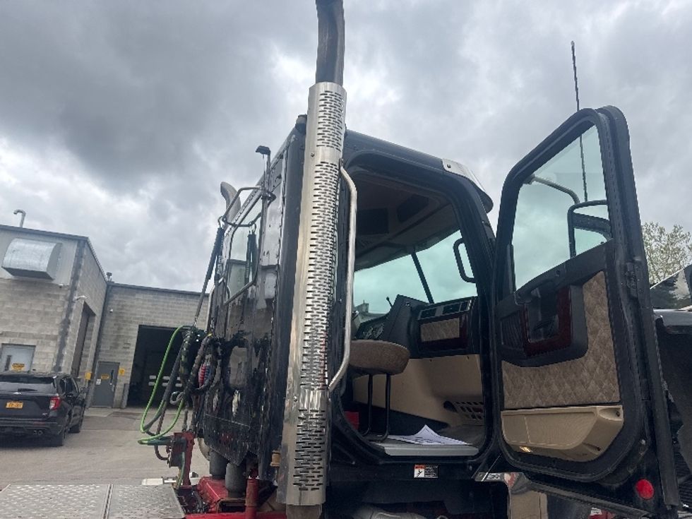Day Cab Tractor-Heavy Duty Tractors-Freightliner-2022-D12264SD-Elmira-NY-264,674\n\t\tmiles-$ 80,750 - Image 12