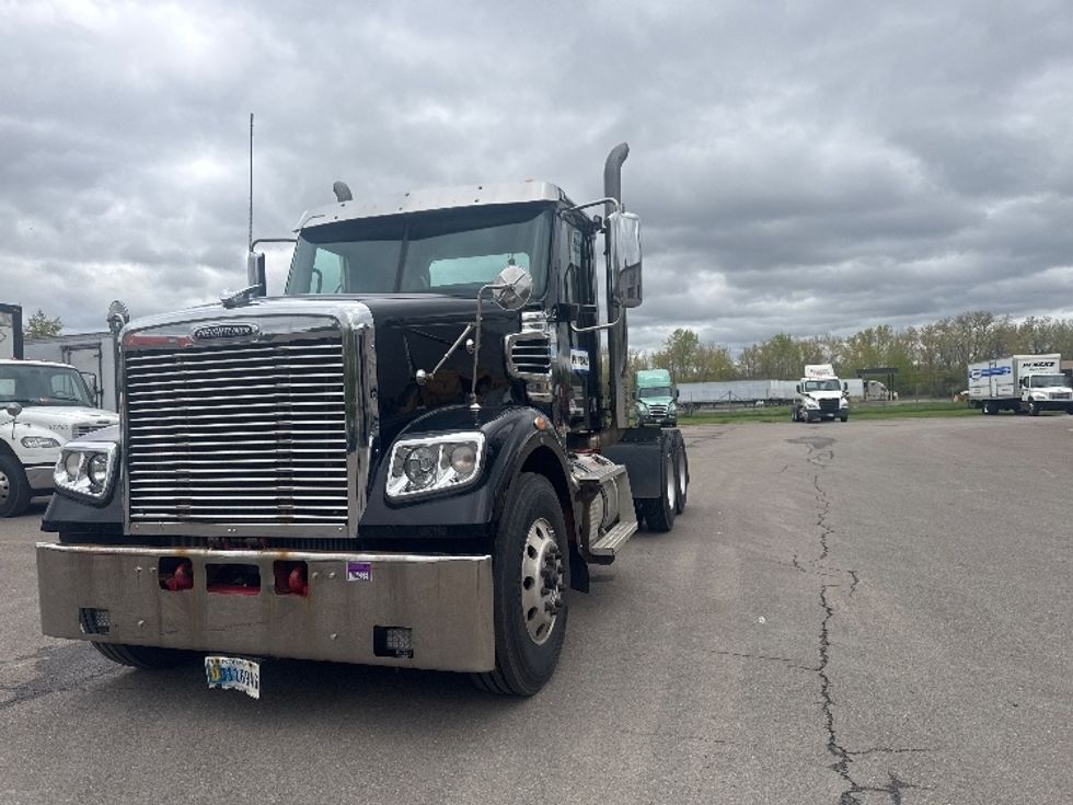 Day Cab Tractor-Heavy Duty Tractors-Freightliner-2022-D12264SD-Elmira-NY-264,674\n\t\tmiles-$ 80,750 - Image 3