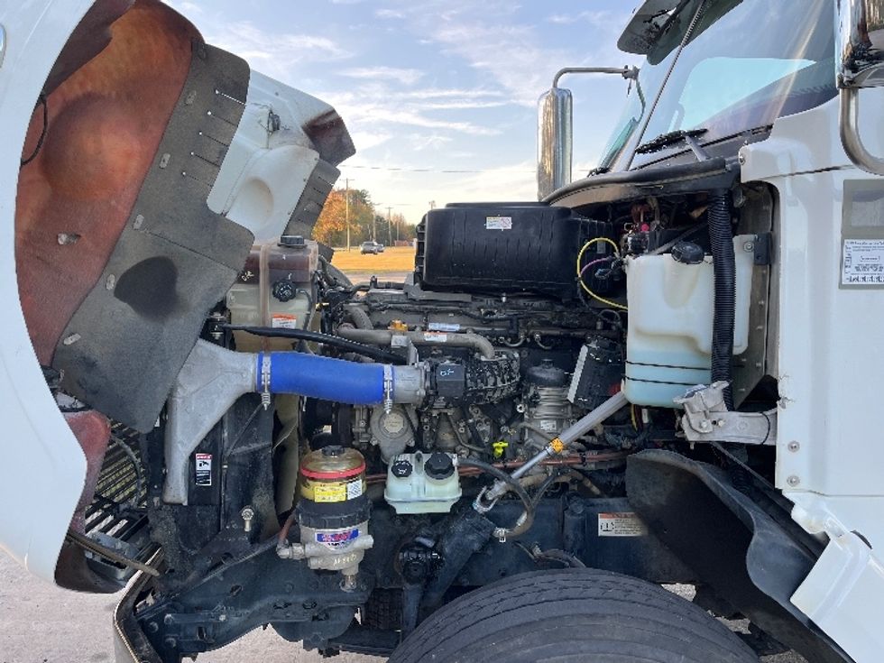 Day Cab Tractor-Heavy Duty Tractors-Freightliner-2022-D12264SD-Florence-SC-206,499\n\t\tmiles-$ 85,250 - Image 16