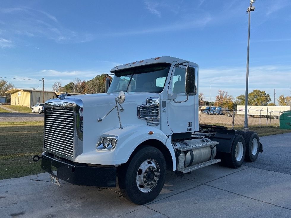 Day Cab Tractor-Heavy Duty Tractors-Freightliner-2022-D12264SD-Florence-SC-206,499\n\t\tmiles-$ 85,250 - Image 3