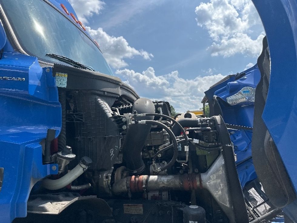 Day Cab Tractor-Heavy Duty Tractors-Freightliner-2022-T11642ST-Atlanta-GA-254,240\n\t\tmiles-$ 69,750 - Image 15