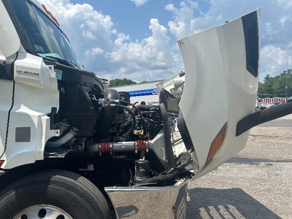 Day Cab Tractor-Heavy Duty Tractors-Freightliner-2022-T11642ST-Auburn-MA-20,109\n\t\tmiles-$ 65,500 - Image 15
