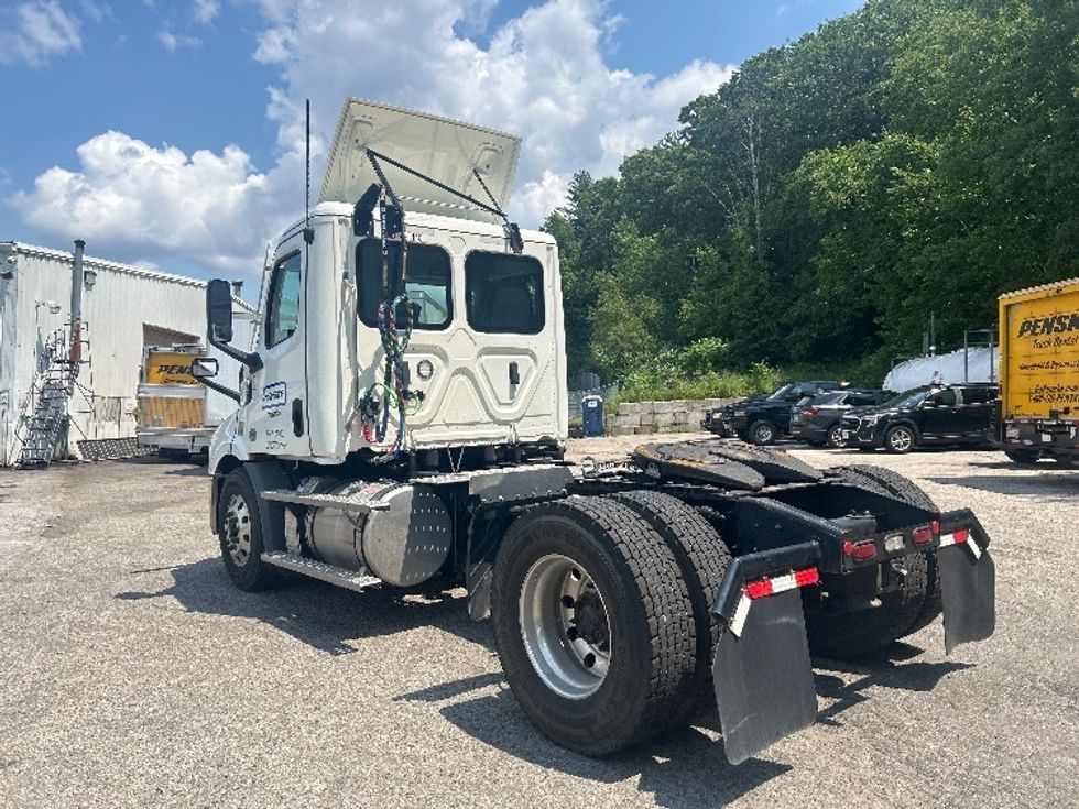 Day Cab Tractor-Heavy Duty Tractors-Freightliner-2022-T11642ST-Auburn-MA-20,109\n\t\tmiles-$ 65,500 - Image 5