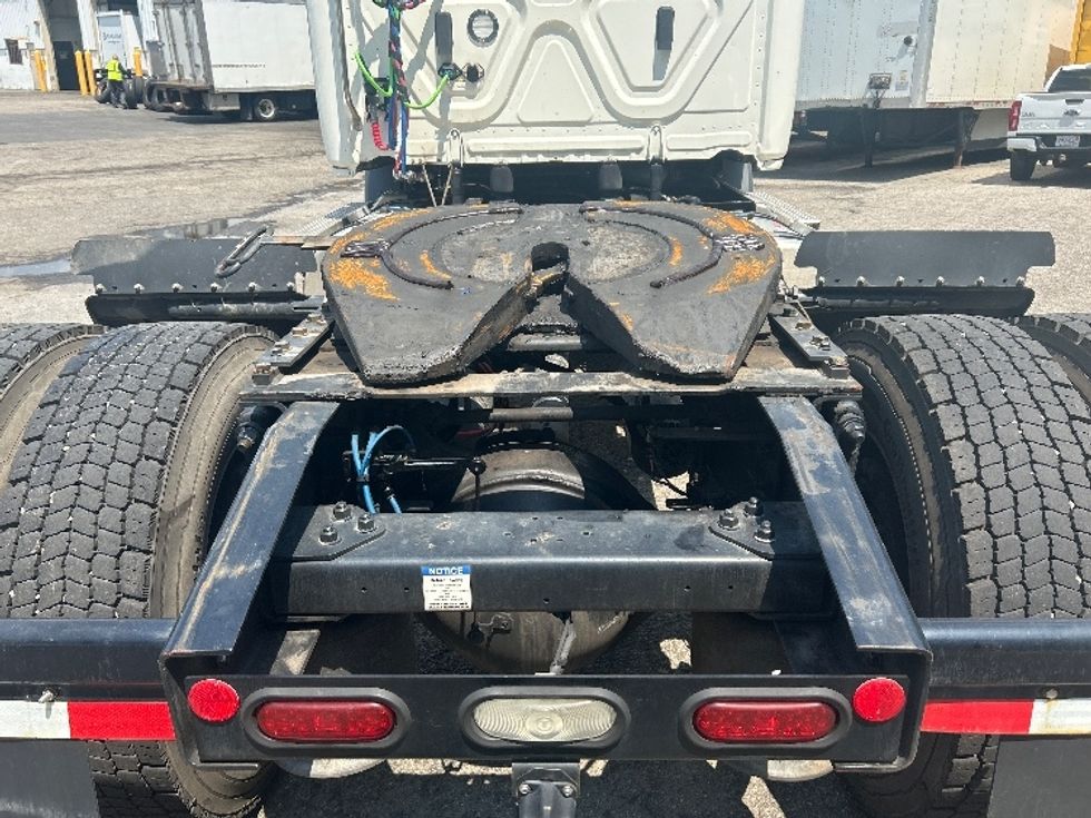 Day Cab Tractor-Heavy Duty Tractors-Freightliner-2022-T11642ST-Auburn-MA-20,109\n\t\tmiles-$ 65,500 - Image 6