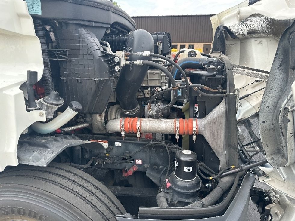 Day Cab Tractor-Heavy Duty Tractors-Freightliner-2022-T11642ST-Bloomington-IN-420,900\n\t\tmiles-$ 47,000 - Image 12