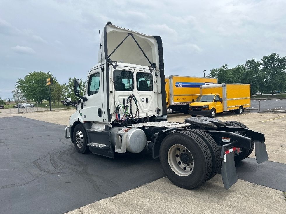 Day Cab Tractor-Heavy Duty Tractors-Freightliner-2022-T11642ST-Bloomington-IN-420,900\n\t\tmiles-$ 47,000 - Image 5