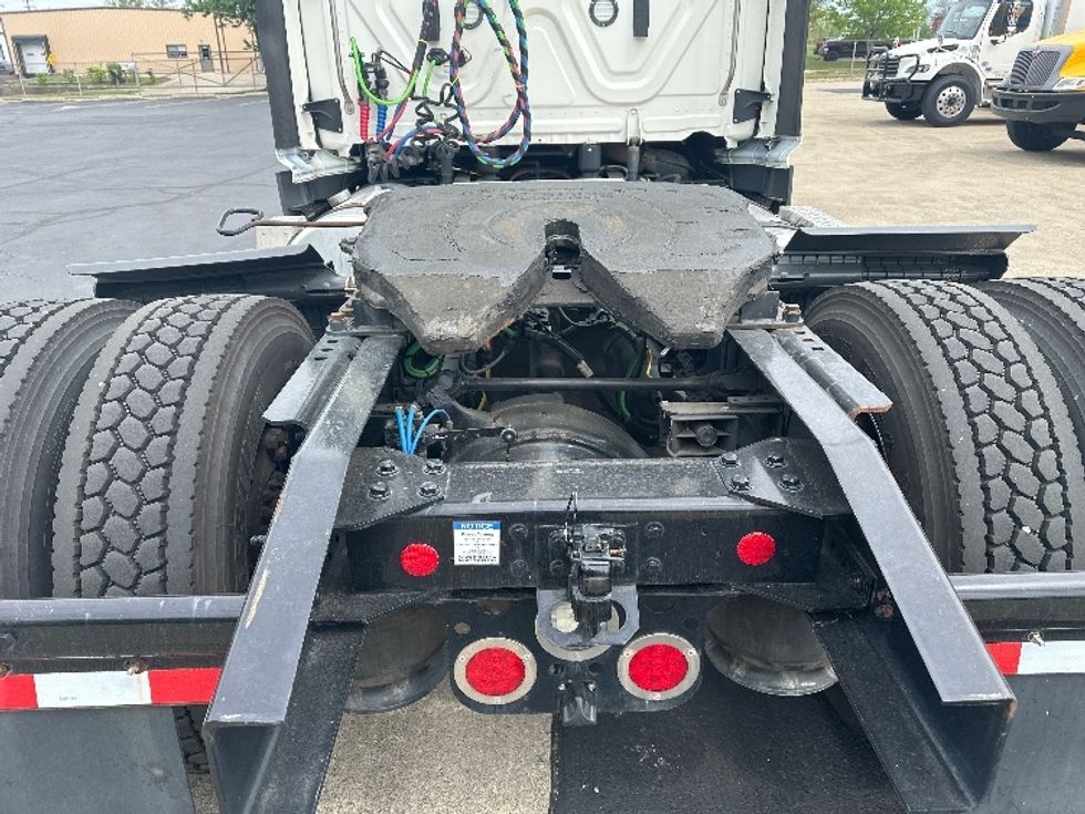 Day Cab Tractor-Heavy Duty Tractors-Freightliner-2022-T11642ST-Bloomington-IN-420,900\n\t\tmiles-$ 47,000 - Image 6