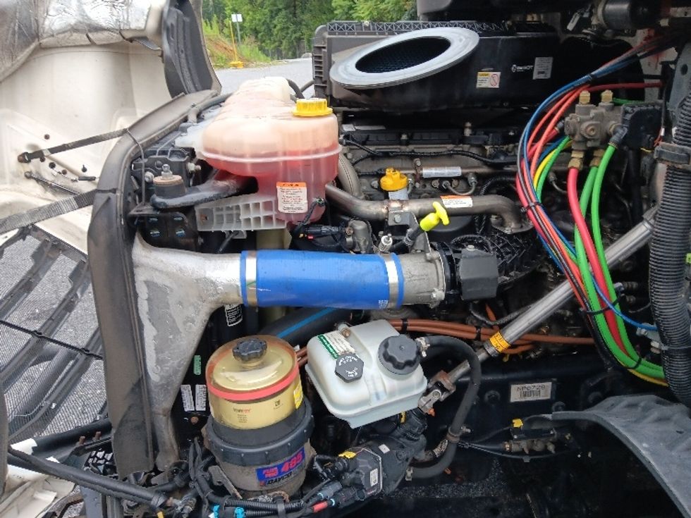 Day Cab Tractor-Heavy Duty Tractors-Freightliner-2022-T11642ST-Blountville-TN-511,771\n\t\tmiles-$ 50,250 - Image 16