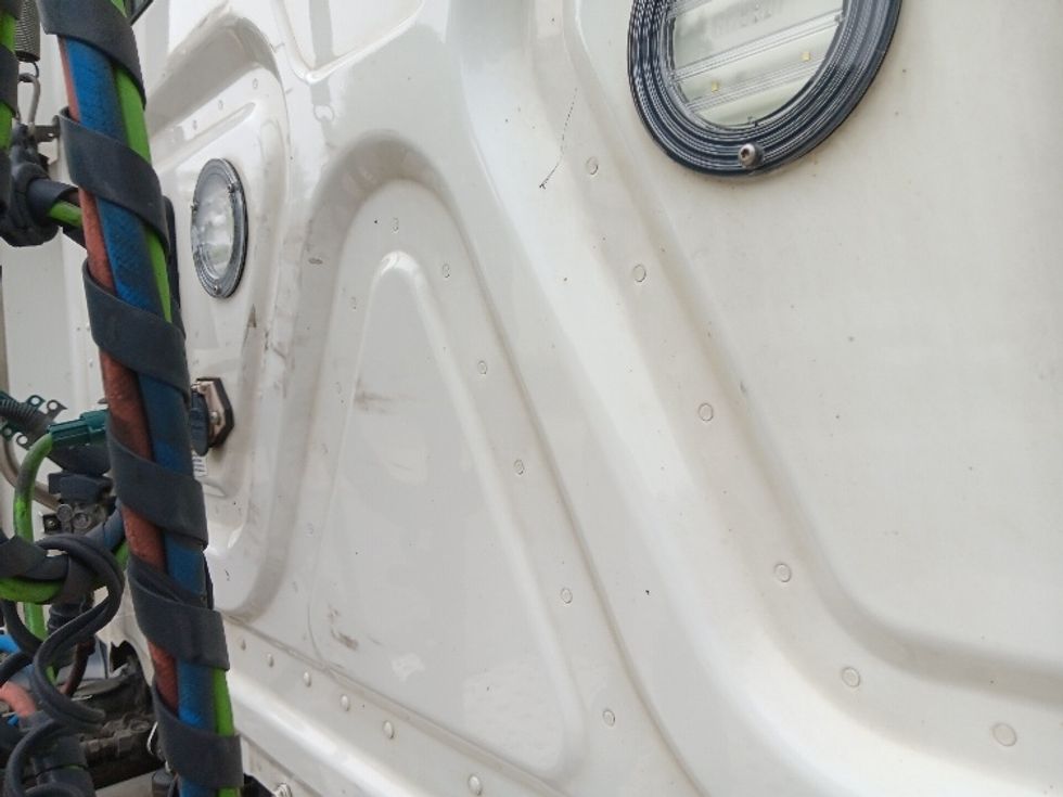 Day Cab Tractor-Heavy Duty Tractors-Freightliner-2022-T11642ST-Blountville-TN-511,771\n\t\tmiles-$ 50,250 - Image 19