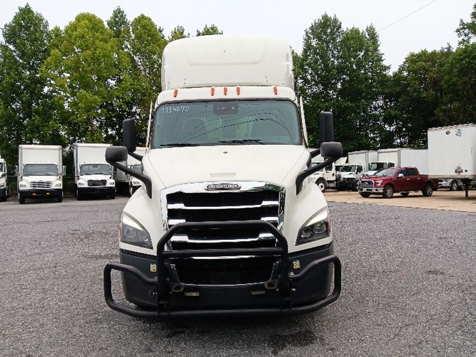 Day Cab Tractor-Heavy Duty Tractors-Freightliner-2022-T11642ST-Blountville-TN-511,771\n\t\tmiles-$ 50,250 - Image 2