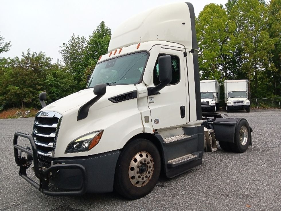 Day Cab Tractor-Heavy Duty Tractors-Freightliner-2022-T11642ST-Blountville-TN-511,771\n\t\tmiles-$ 50,250 - Image 3