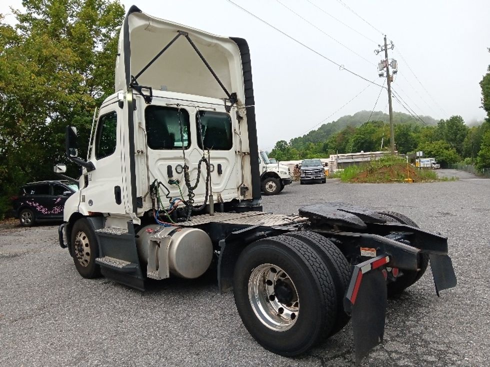 Day Cab Tractor-Heavy Duty Tractors-Freightliner-2022-T11642ST-Blountville-TN-511,771\n\t\tmiles-$ 50,250 - Image 5