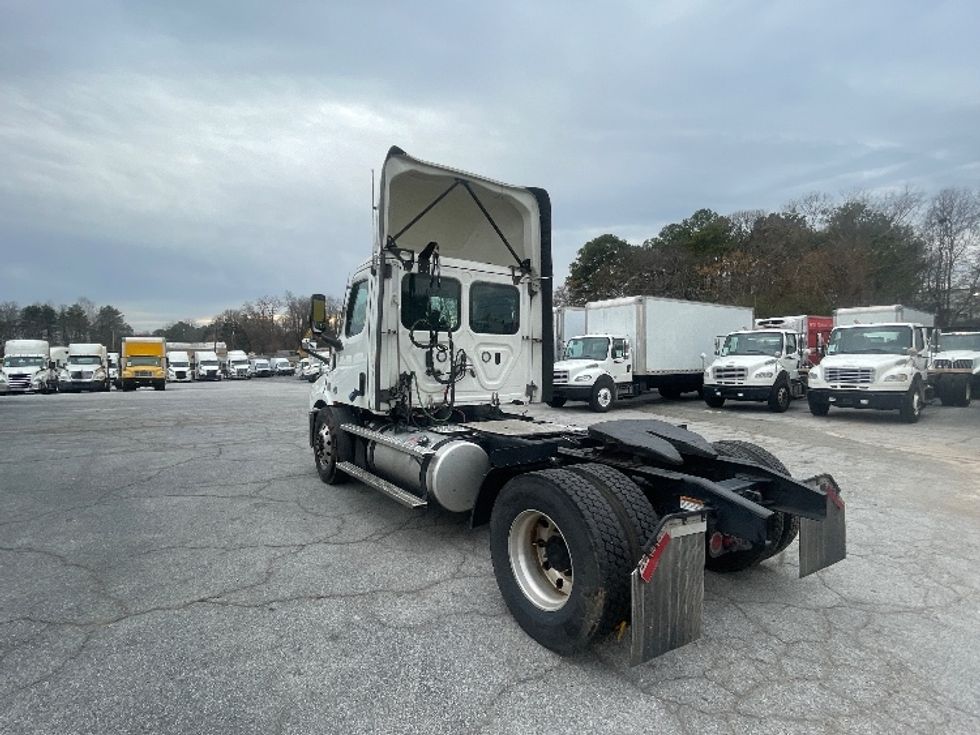 Day Cab Tractor-Heavy Duty Tractors-Freightliner-2022-T11642ST-Forest Park-GA-721,047\n\t\tmiles-$ 30,500 - Image 5