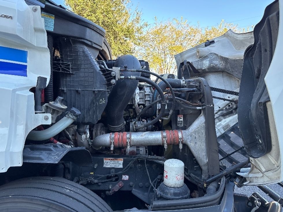 Day Cab Tractor-Heavy Duty Tractors-Freightliner-2022-T11642ST-Jacksonville-FL-616,703\n\t\tmiles-$ 35,000 - Image 15