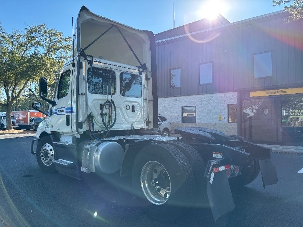 Day Cab Tractor-Heavy Duty Tractors-Freightliner-2022-T11642ST-Jacksonville-FL-616,703\n\t\tmiles-$ 35,000 - Image 5