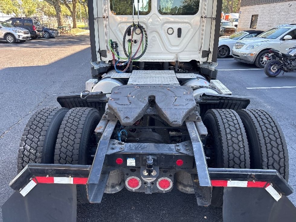 Day Cab Tractor-Heavy Duty Tractors-Freightliner-2022-T11642ST-Jacksonville-FL-616,703\n\t\tmiles-$ 35,000 - Image 6