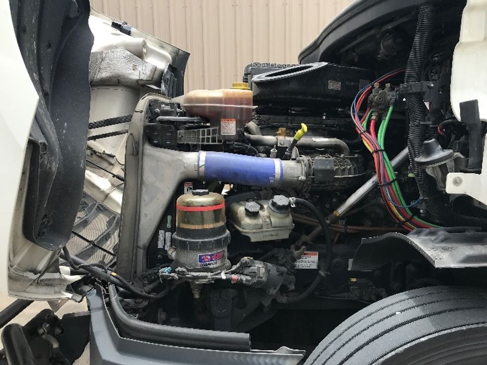 Day Cab Tractor-Heavy Duty Tractors-Freightliner-2022-T11642ST-Macon-GA-865,932\n\t\tmiles-$ 29,000 - Image 16