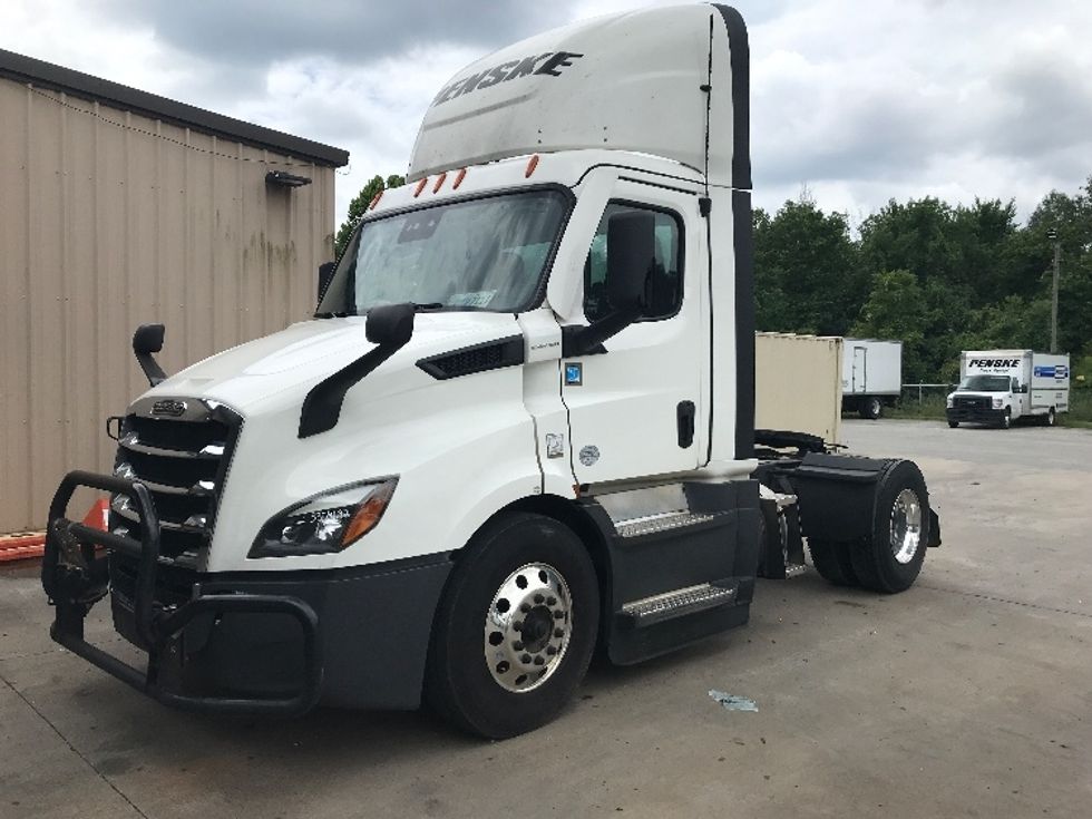 Day Cab Tractor-Heavy Duty Tractors-Freightliner-2022-T11642ST-Macon-GA-865,932\n\t\tmiles-$ 29,000 - Image 3