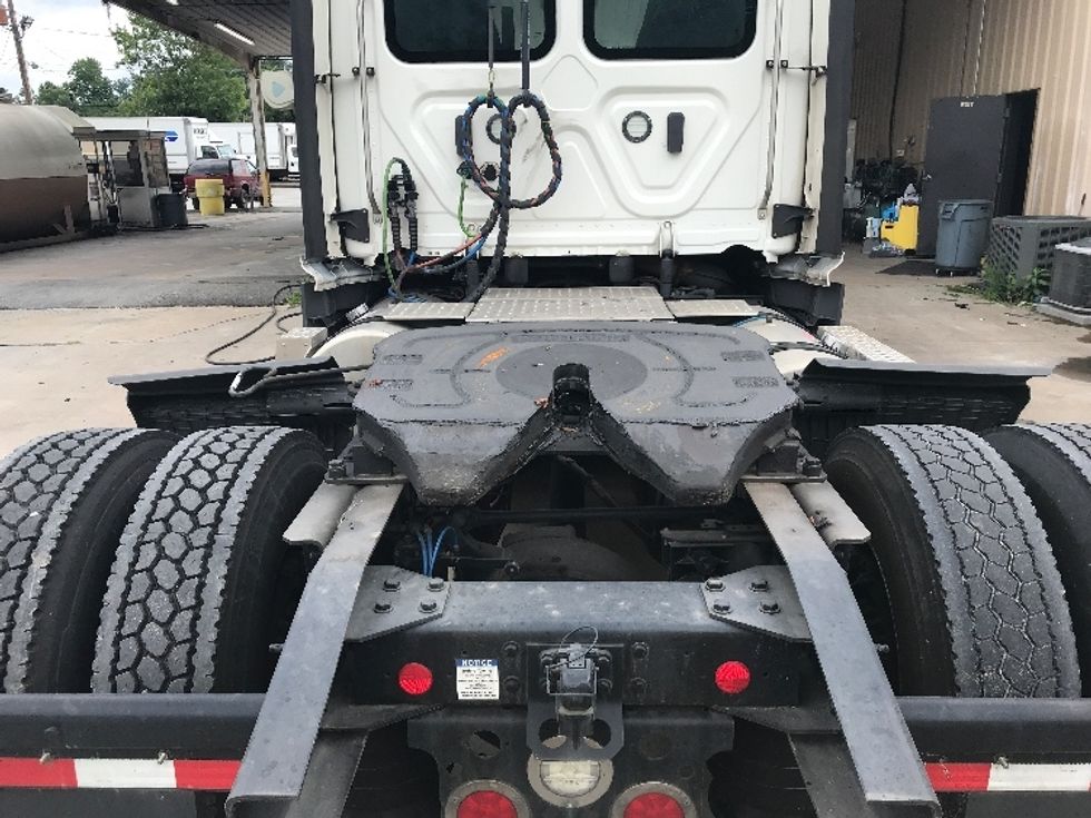 Day Cab Tractor-Heavy Duty Tractors-Freightliner-2022-T11642ST-Macon-GA-865,932\n\t\tmiles-$ 29,000 - Image 6