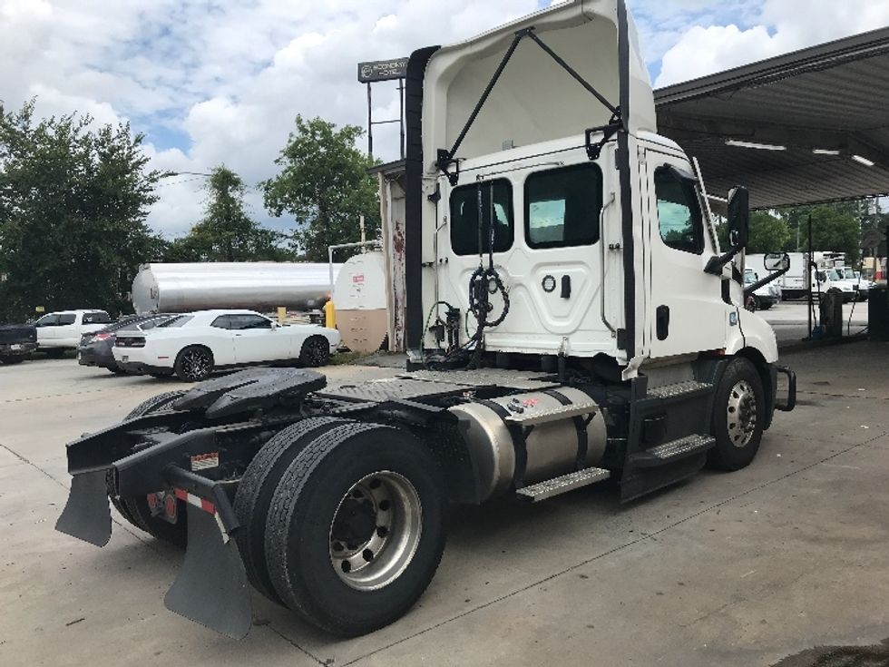 Day Cab Tractor-Heavy Duty Tractors-Freightliner-2022-T11642ST-Macon-GA-865,932\n\t\tmiles-$ 29,000 - Image 7