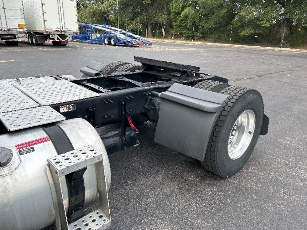 Day Cab Tractor-Heavy Duty Tractors-Freightliner-2022-T11642ST-Memphis-TN-509,950\n\t\tmiles-$ 50,500 - Image 17