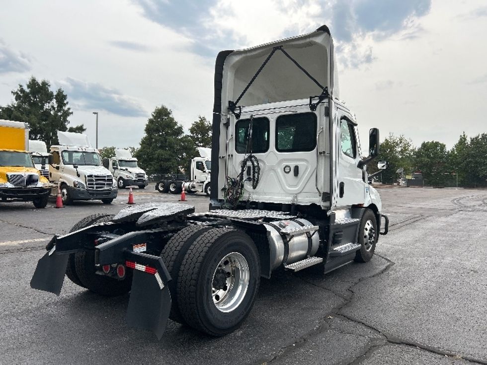 Day Cab Tractor-Heavy Duty Tractors-Freightliner-2022-T11642ST-Memphis-TN-509,950\n\t\tmiles-$ 50,500 - Image 7