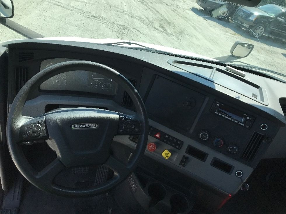 Day Cab Tractor-Heavy Duty Tractors-Freightliner-2022-T11642ST-Newnan-GA-256,703\n\t\tmiles-$ 70,750 - Image 11