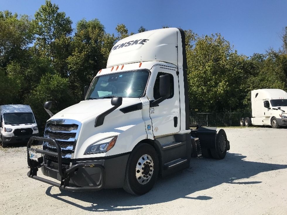 Day Cab Tractor-Heavy Duty Tractors-Freightliner-2022-T11642ST-Newnan-GA-256,703\n\t\tmiles-$ 70,750 - Image 3