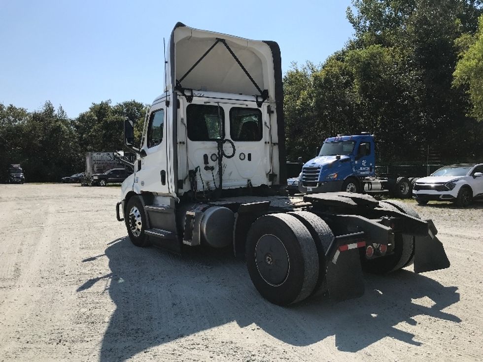 Day Cab Tractor-Heavy Duty Tractors-Freightliner-2022-T11642ST-Newnan-GA-256,703\n\t\tmiles-$ 70,750 - Image 5