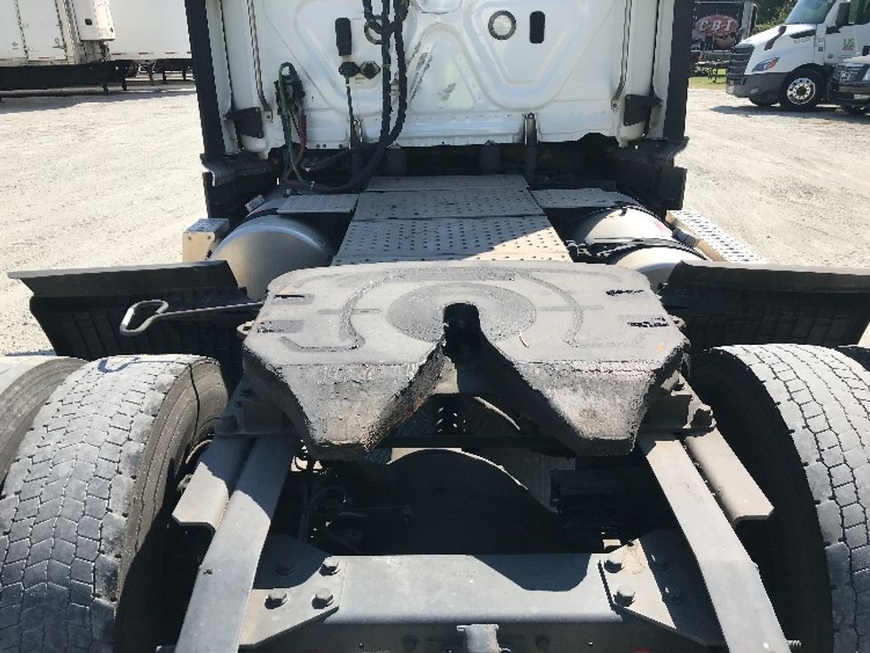 Day Cab Tractor-Heavy Duty Tractors-Freightliner-2022-T11642ST-Newnan-GA-256,703\n\t\tmiles-$ 70,750 - Image 6