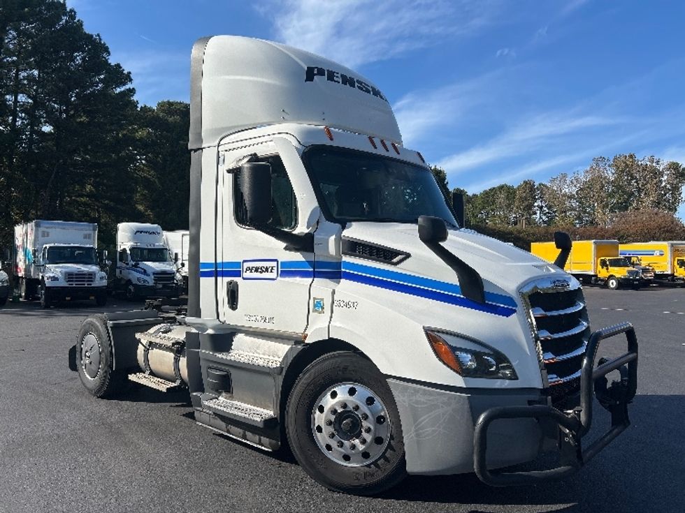 Day Cab Tractor-Heavy Duty Tractors-Freightliner-2022-T11642ST-Norcross-GA-544,471\n\t\tmiles-$ 44,750 - Image 1