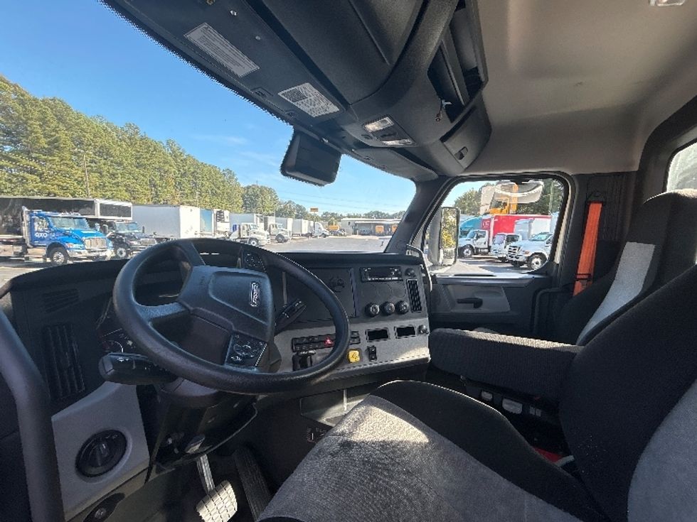 Day Cab Tractor-Heavy Duty Tractors-Freightliner-2022-T11642ST-Norcross-GA-544,471\n\t\tmiles-$ 44,750 - Image 10