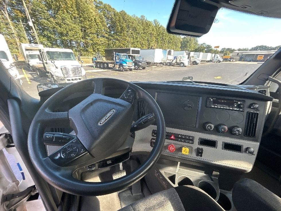 Day Cab Tractor-Heavy Duty Tractors-Freightliner-2022-T11642ST-Norcross-GA-544,471\n\t\tmiles-$ 44,750 - Image 11