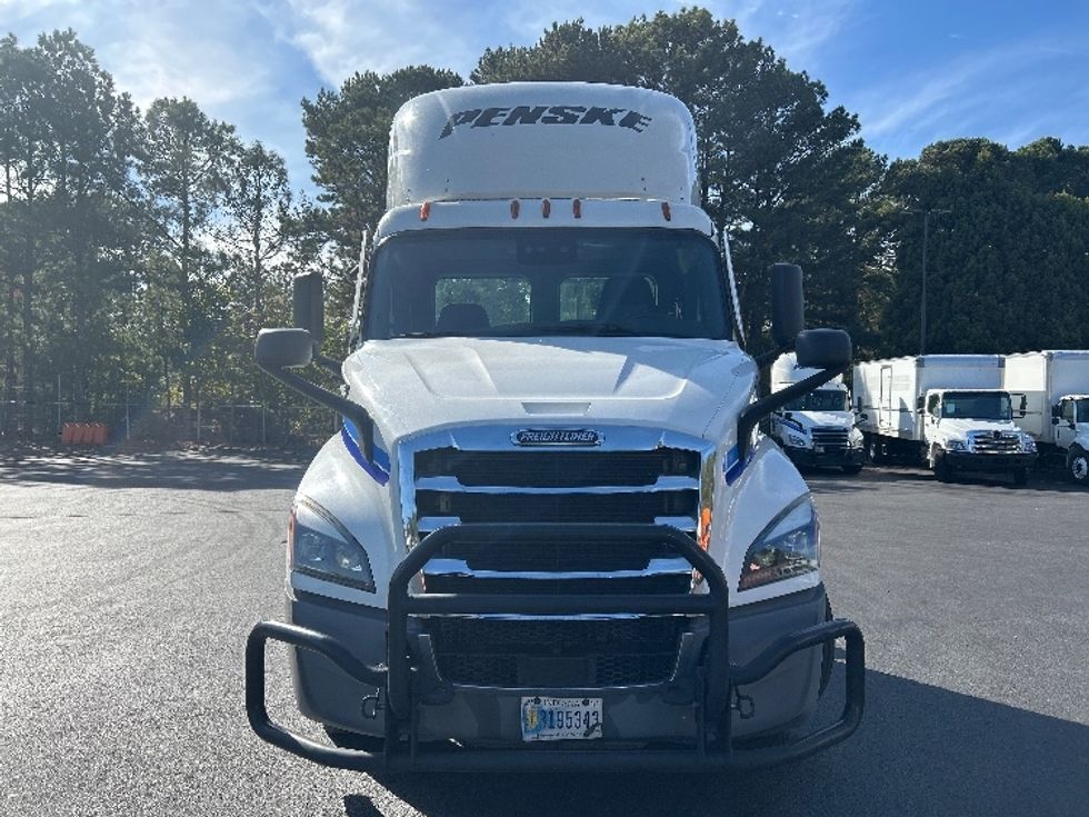 Day Cab Tractor-Heavy Duty Tractors-Freightliner-2022-T11642ST-Norcross-GA-544,471\n\t\tmiles-$ 44,750 - Image 2