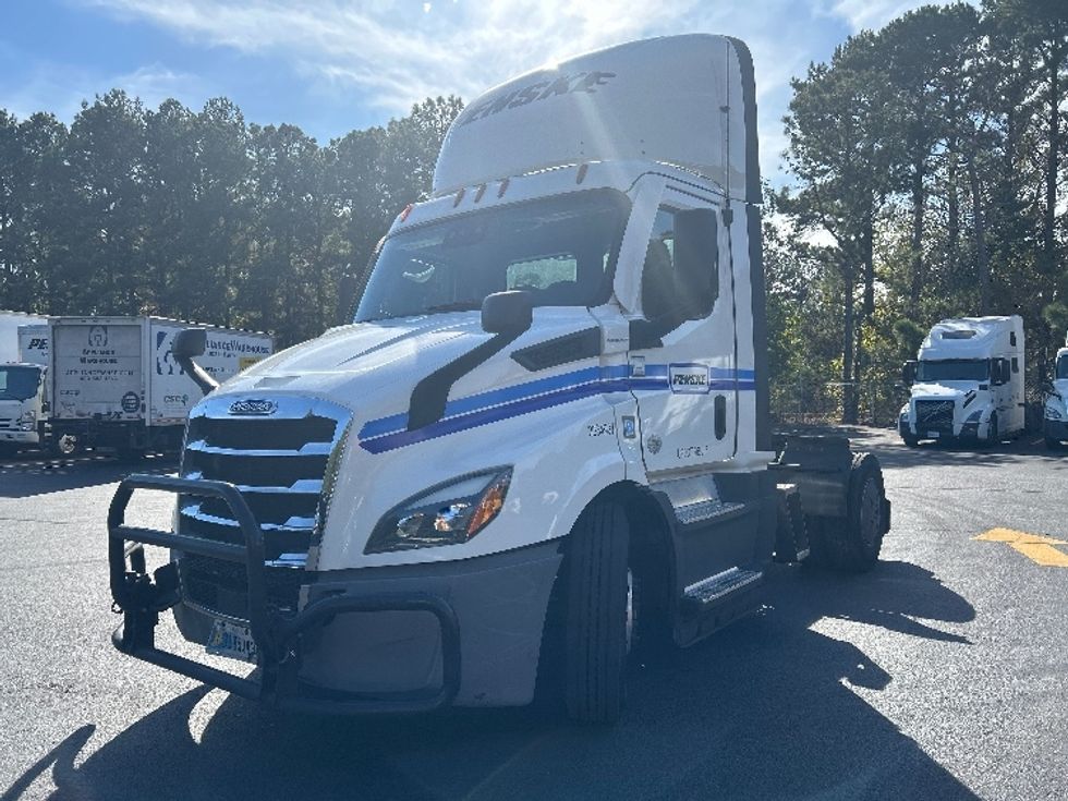 Day Cab Tractor-Heavy Duty Tractors-Freightliner-2022-T11642ST-Norcross-GA-544,471\n\t\tmiles-$ 44,750 - Image 3