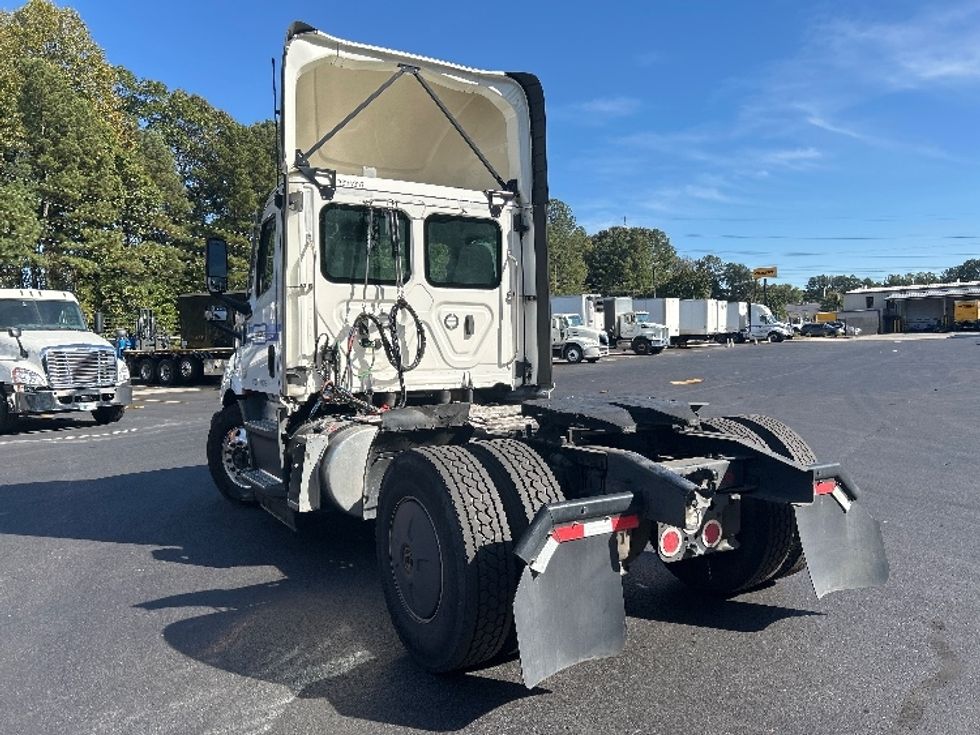 Day Cab Tractor-Heavy Duty Tractors-Freightliner-2022-T11642ST-Norcross-GA-544,471\n\t\tmiles-$ 44,750 - Image 5