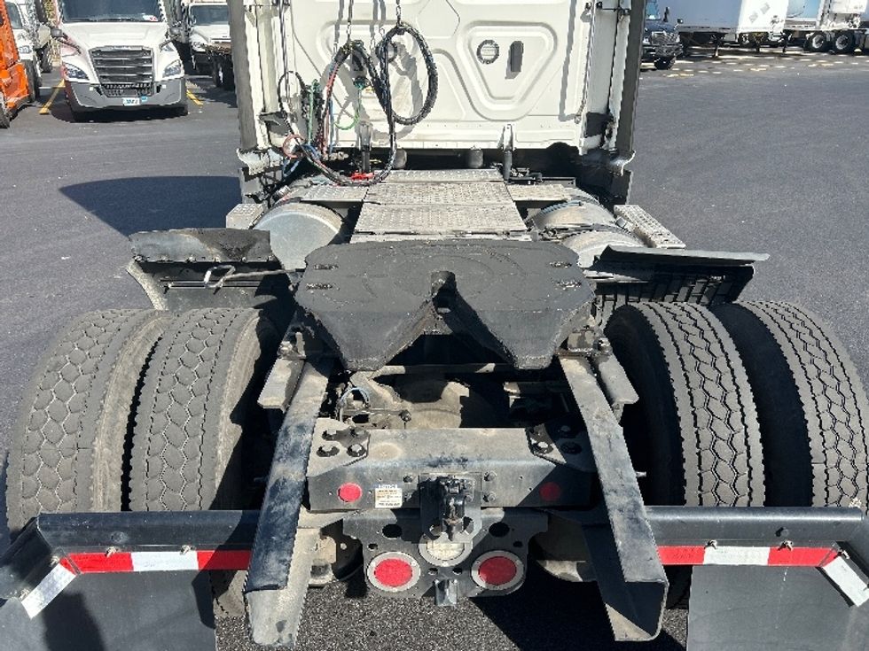 Day Cab Tractor-Heavy Duty Tractors-Freightliner-2022-T11642ST-Norcross-GA-544,471\n\t\tmiles-$ 44,750 - Image 6