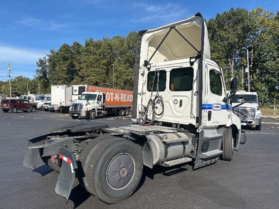 Day Cab Tractor-Heavy Duty Tractors-Freightliner-2022-T11642ST-Norcross-GA-544,471\n\t\tmiles-$ 44,750 - Image 7
