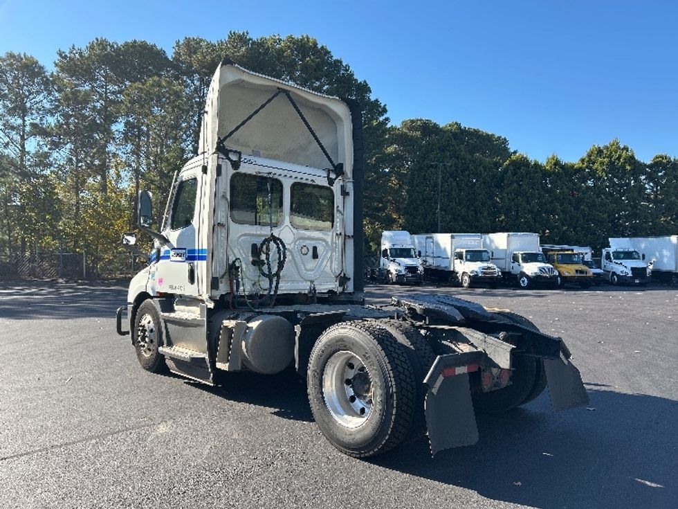 Day Cab Tractor-Heavy Duty Tractors-Freightliner-2022-T11642ST-Norcross-GA-571,831\n\t\tmiles-$ 42,500 - Image 5