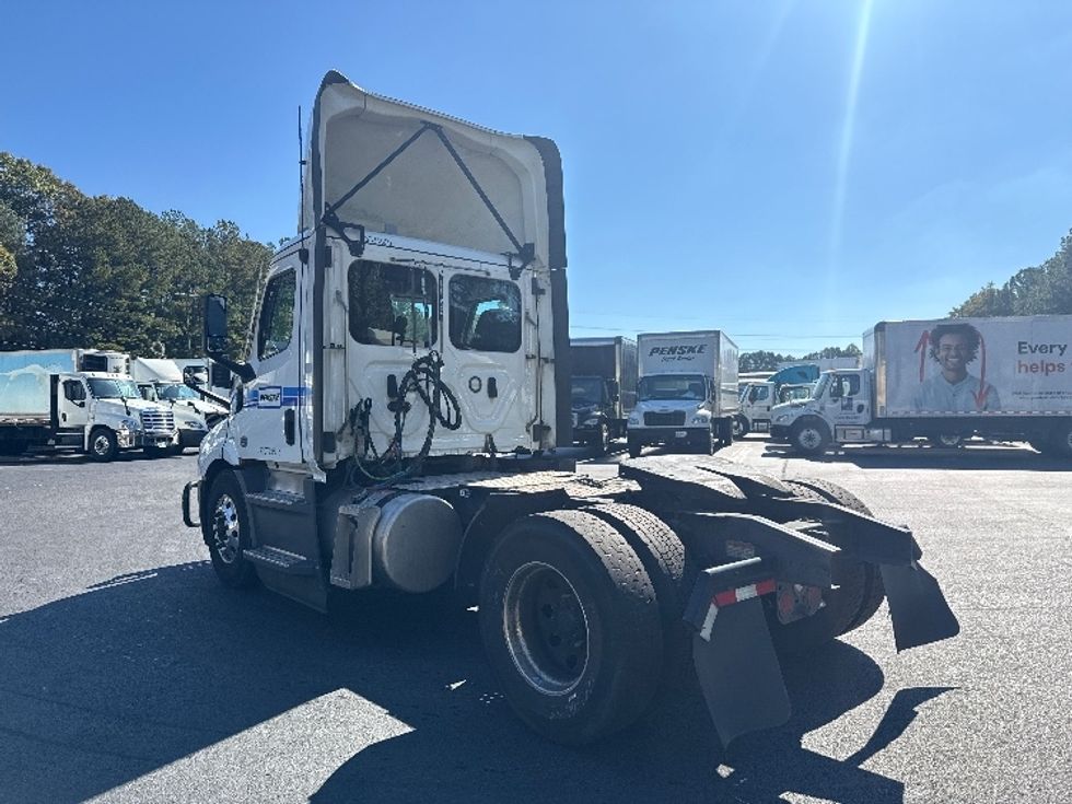 Day Cab Tractor-Heavy Duty Tractors-Freightliner-2022-T11642ST-Norcross-GA-685,951\n\t\tmiles-$ 33,000 - Image 5