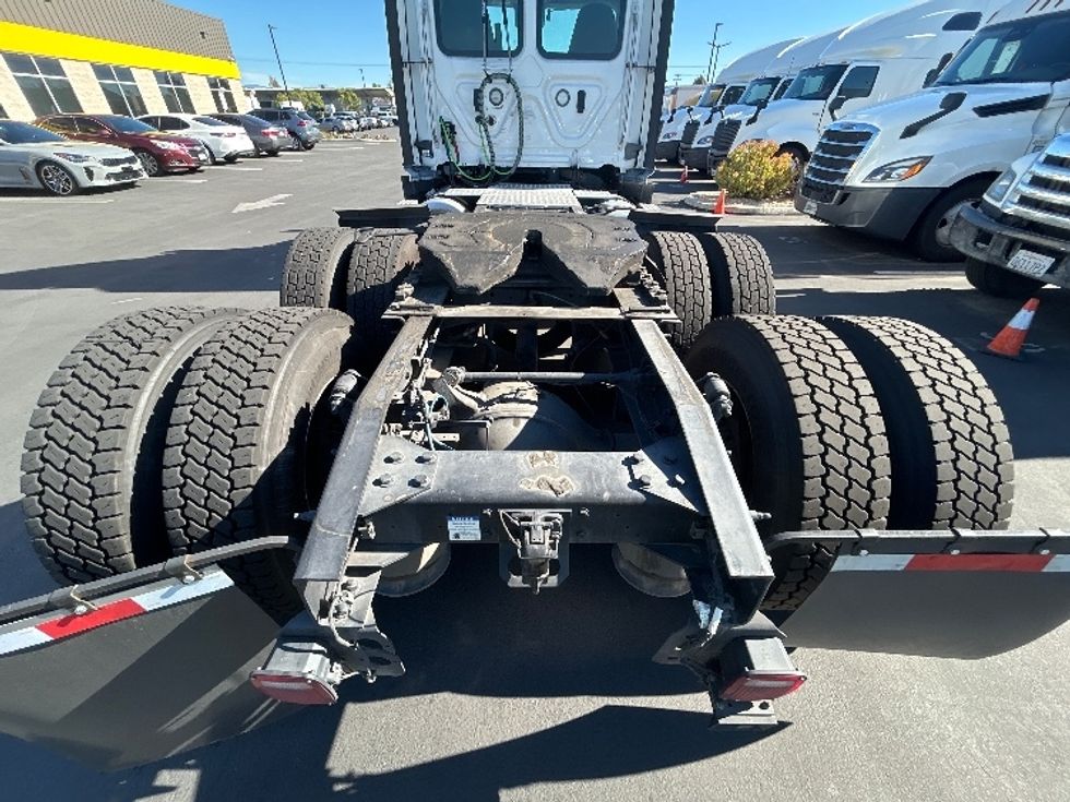 Day Cab Tractor-Heavy Duty Tractors-Freightliner-2022-T11662ST-Fontana-CA-256,049\n\t\tmiles-$ 68,500 - Image 6